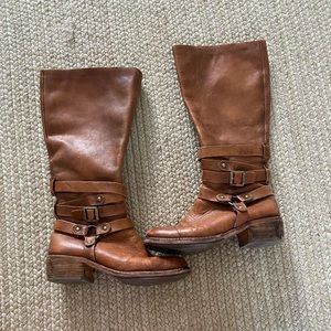 Boots by Korks